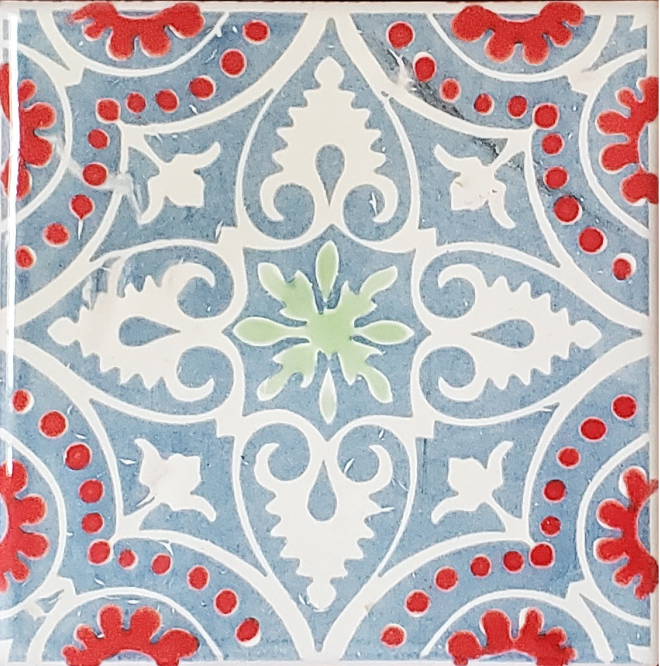 Blue, white and red floral pattern - Myolica